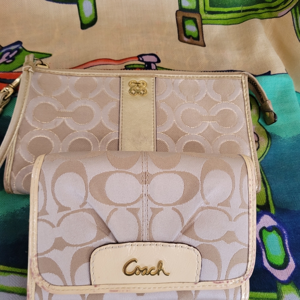 COACH Wristlet/ wallet SET - Picture 14 of 14
